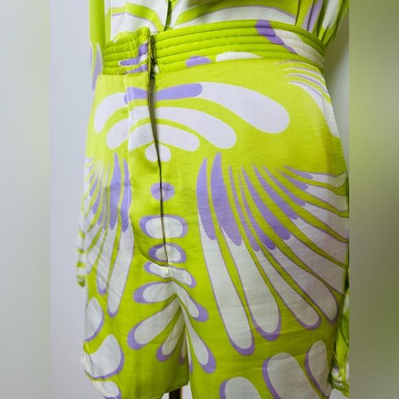 Alexis Devyn Top and Short Set - Picture 13 of 16